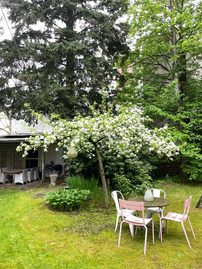 Haus Mit Tuermchen Apartment Solingen Exterior foto